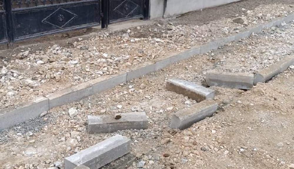 Lucrările la DJ 137, blocate de localnici. Autoritățile cer sprijinul Poliției