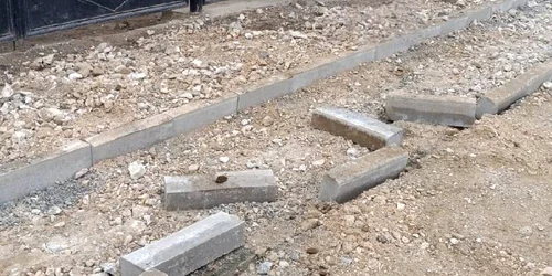 Lucrările la DJ 137, afectate de distrugerea bordurilor FOTO cj Harghita jpg