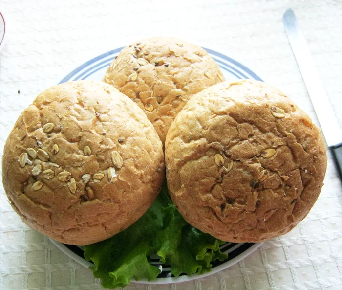 
    Chifle cu seminţe coapte  