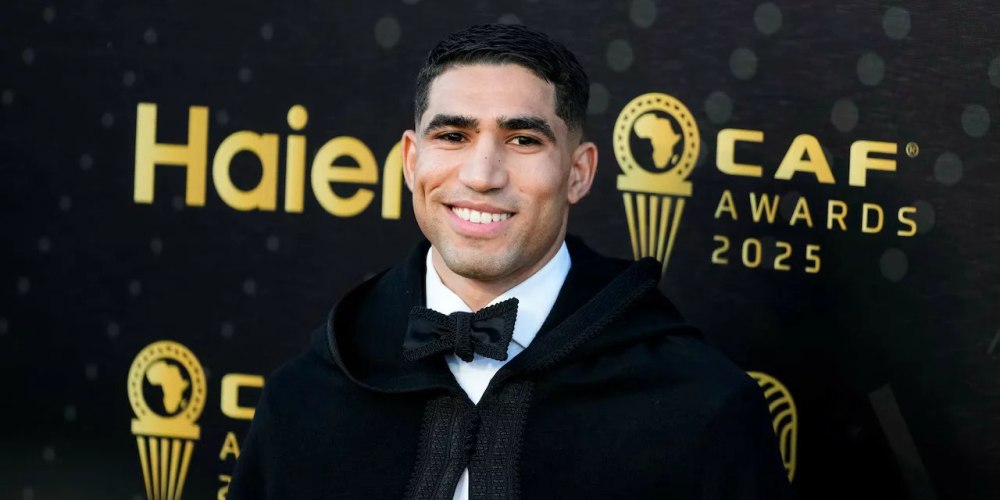 Hakimi a venit cu trotineta să-și ridice premiul de Jucătorul African al Anului. Marocanul a depășit doi mari atacanți