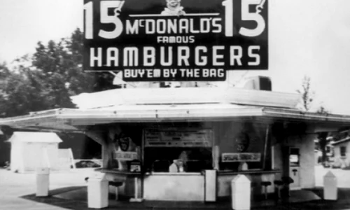 Istoria primului restaurant din lanţul McDonald's png