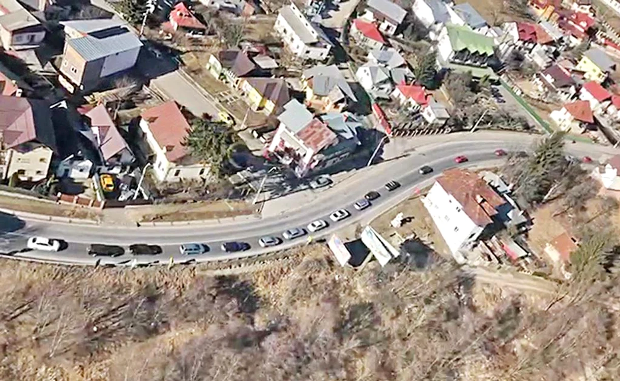 
    Iarăși a fost coadă de mașini spre munte  