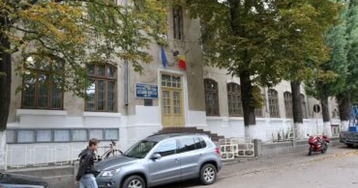 Galaţi: Colegiul Naţional Cuza, în pericol de a rămâne fără sediu!