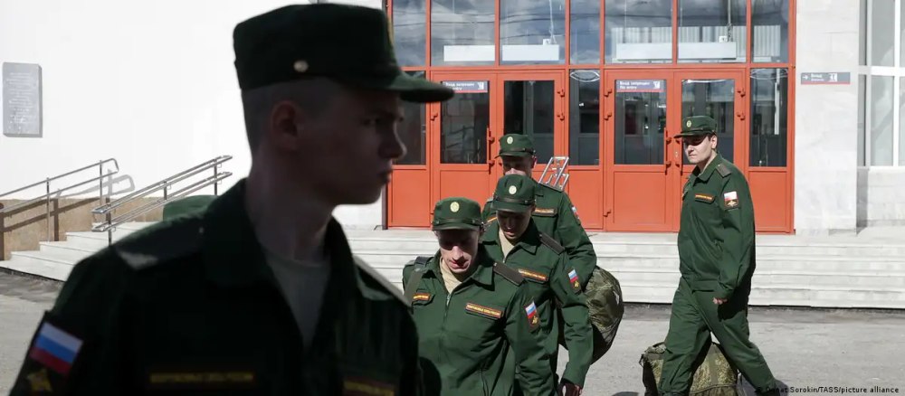 Zvonurile despre mobilizare: Putin neagă, rușii nu-l cred