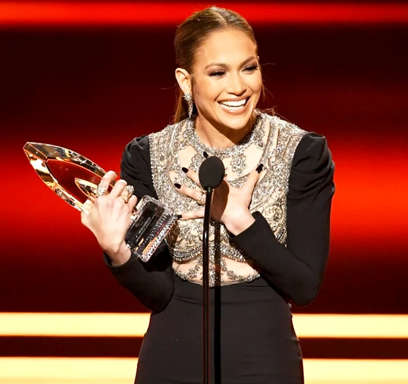 jennifer lopez 990828ce 1728 452c a897 c9397ee40ecf jpeg