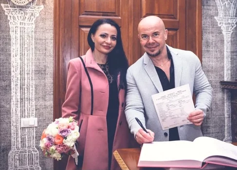 Morris și Emilia s-au căsătorit în 2021