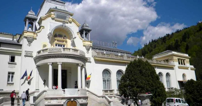 Casino Sinaia poate fi vizitat până seara în luna martie. FOTO Dana Mihai