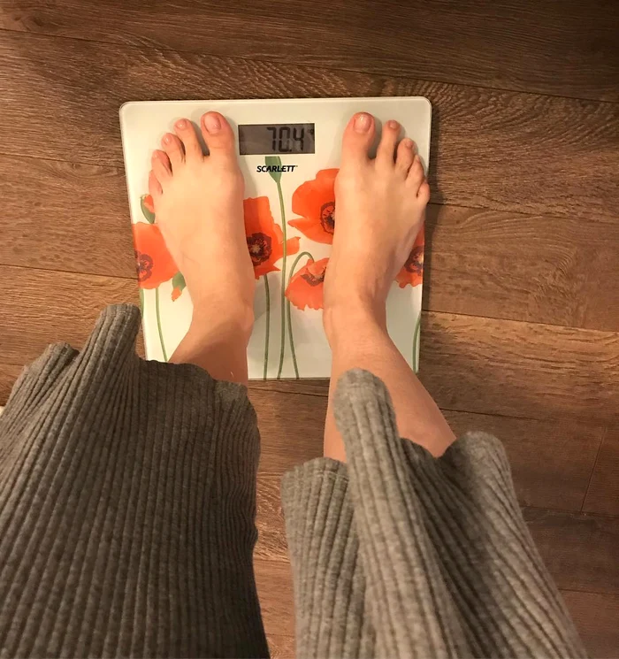 Adela Popescu s-a cântărit înainte să plece la maternitate