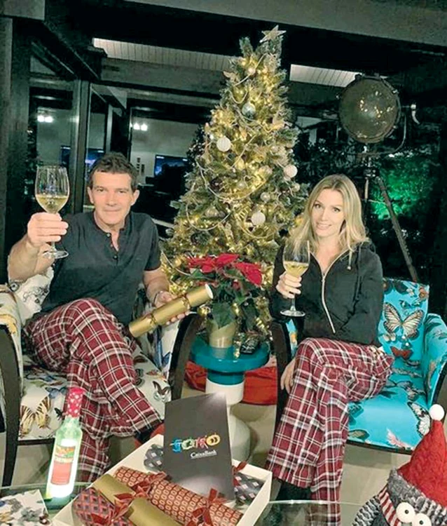 Antonio Banderas, 58 de ani  şi Nicole Kimpel, 37 de ani, chef în pijamale
