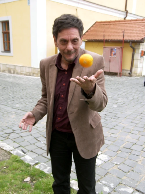 „Nu mi lipsește gustul stridenței și al butaforiei” interviu cu Octavian SOVIANY jpeg