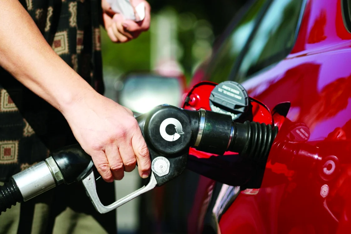 Scumpirea petrolului se simte, de regulă, mult mai repede la benzinăriile din România decât ieftinirea FOTO SHUTTERSTOCK