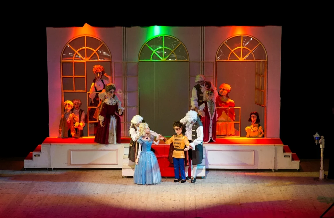 Cenuşăreasa SURSA FOTO Teatrul Gulliver