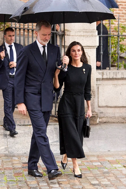 Regele Felipe și Regina Letizia la înmormântarea vărului primar