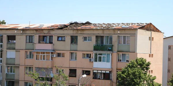 un bloc fara acoperis la Severin FOTO Alexandra Georgescu 