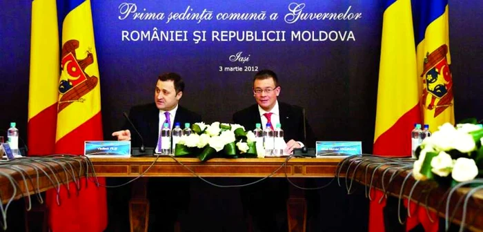 Premierii au făcut declaraţii optimiste privind dezvoltarea relaţiilor moldo-române