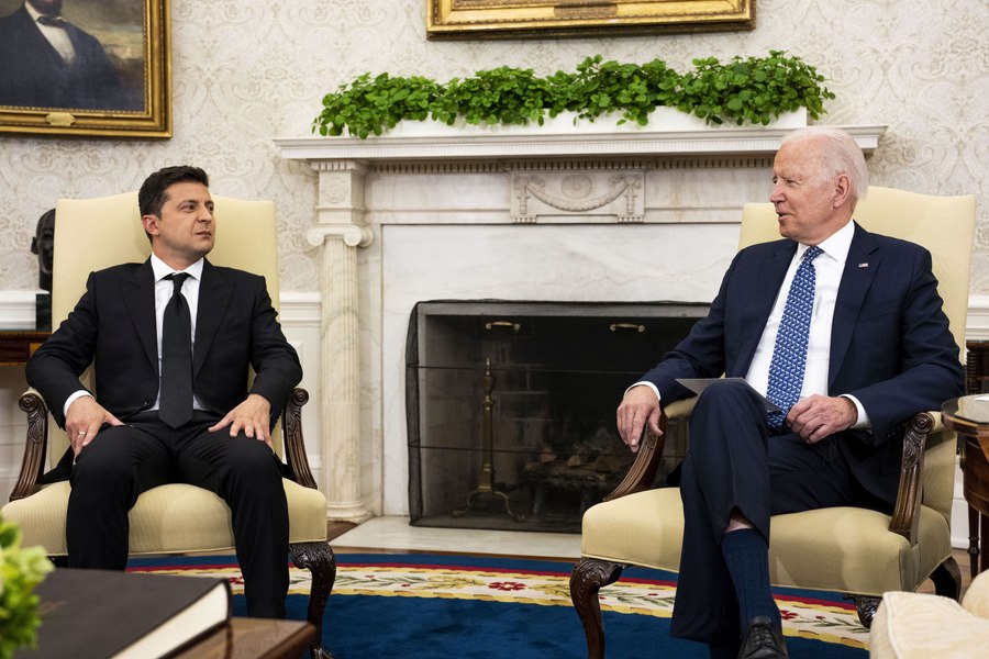 Zi istorică. Joe Biden și Volodimir Zelenski au semnat un acord de securitate, în cadrul întâlnirii Grupului celor 7 