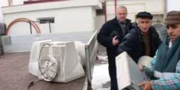 Gorjenii au scăpat de monitoarele vechi