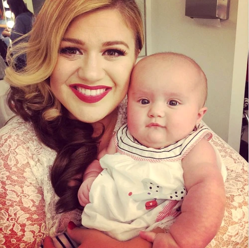 kelly clarkson a jpg jpeg