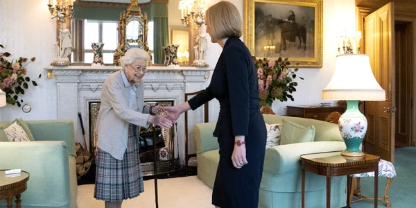 Lizz Truss numita premier de regina Elisabeta FOTO Twitter @royalfamily jpg