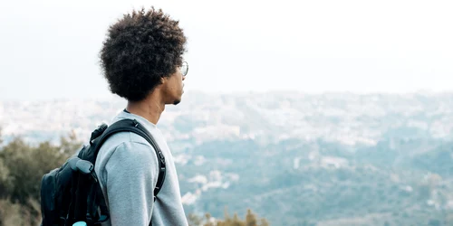 Turist african in Romania  Sursa Freepik com jpg