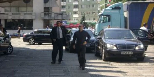 Satu Mare: Emil Boc va inaugura, duminică, fabricile patronului Vasile Lucuţ