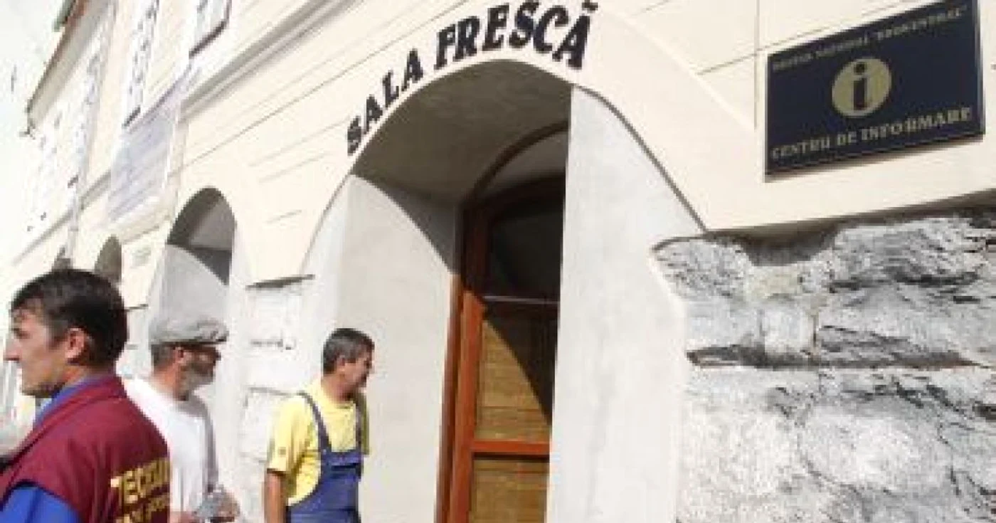 Sibiu: Muzeul Brukenthal atrage turişrii şi în Piaţa Mică