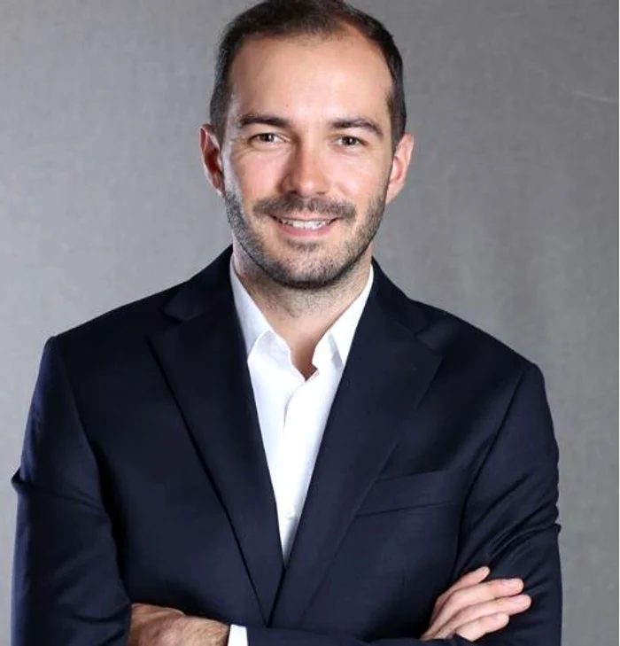 Alexandru Pleșea, cunoscut opiniei publice drept „antrenorul minții”, este pasionat de studiul naturii minții umane. El a profitat déjà de rezultatele oferite pe această temă de trei sisteme educaționale diferite, cele din Statele Unite ale Americii, dinfoto: arhivă personală
