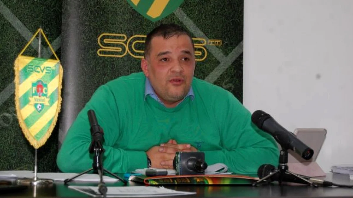 Cirpain Damian, pe când făcea cărțile la FC Vaslui  FOTO Facebook