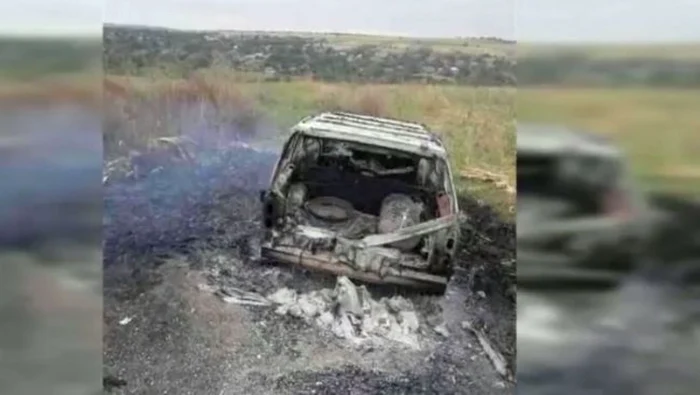 Maşina incendiată FOTO botosaneanul.ro