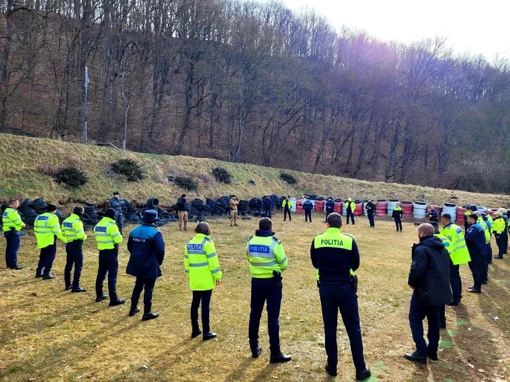 Cum sunt instruiţi, în Argeş, poliţiştii din structurile de ordine publică poliţie rutieră şi investigaţii criminale