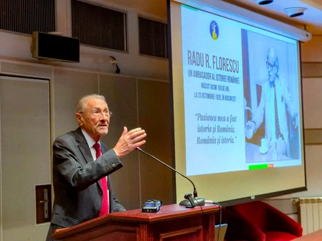 Președintele Emil Constantinescu la Centenarul profesorului Radu R. Florescu (© Chainsaw Film Productions) 