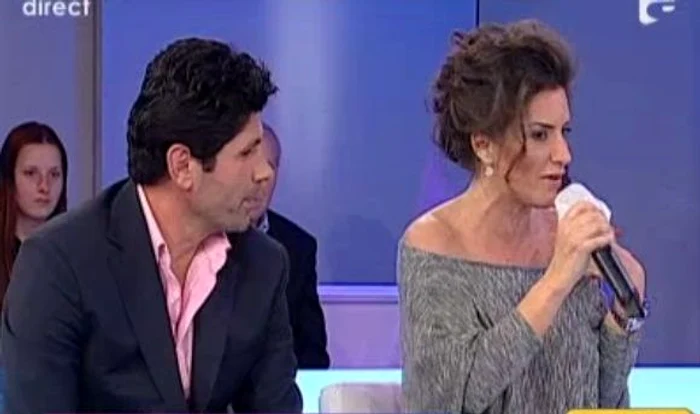 Mara Bănică a pus un şerveţel pe microfon (captură Antena 1)