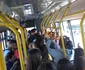 Reprezentaţie de teatru în autobuz la Vâlcea - „Buzunarul cu pâine” - imagini din spectacol Foto FB Daniela Stefanescu