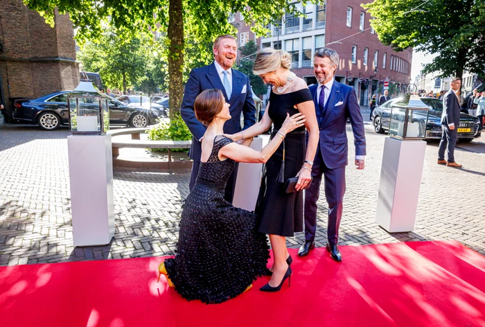 Prințesa Mary, reverență în fața Reginei Maxima a Olandei, Getty jpg
