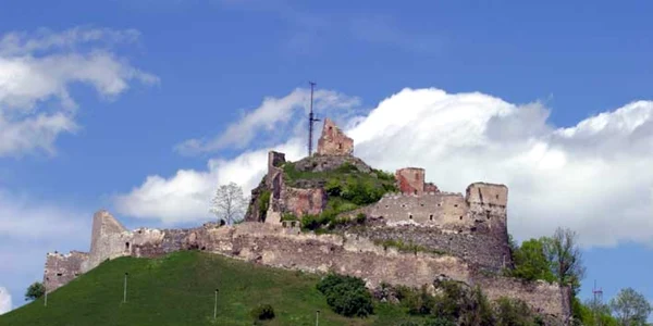 Cetatea Rupea este atestată documentar la 1357.