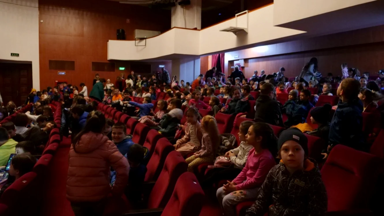 Teatrul George Ciprian are peste două decenii vechime