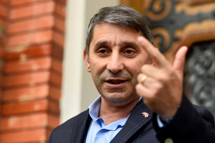 Iulian Cristache spune că existau tensiuni anterioare între profesoara de japoneză / foto: arhivă