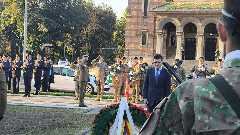 Nicușor Dan a ajuns la Timișoara și a depus o coroană de flori la monumentul „Crucificare”, în memoria eroilor Revoluției