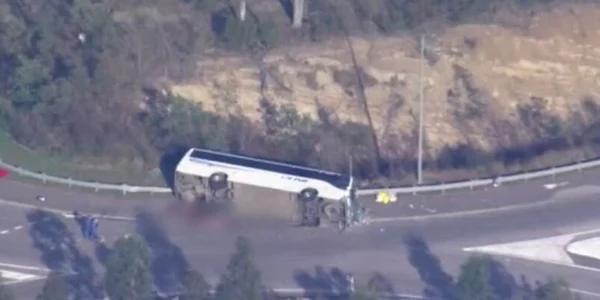 accident autocar australia jpg