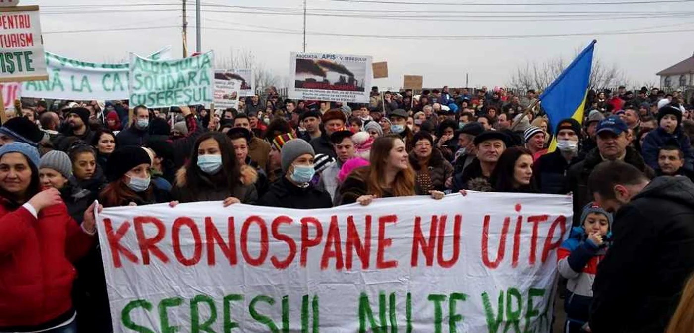 Protest faţă de Kronospan organizat în 2015 la Sebeş