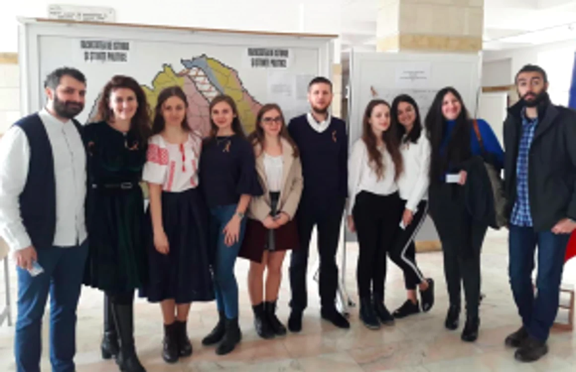 Studenţi şi profesori de la Istorie - Universitatea Ovidius Sursa FiSP