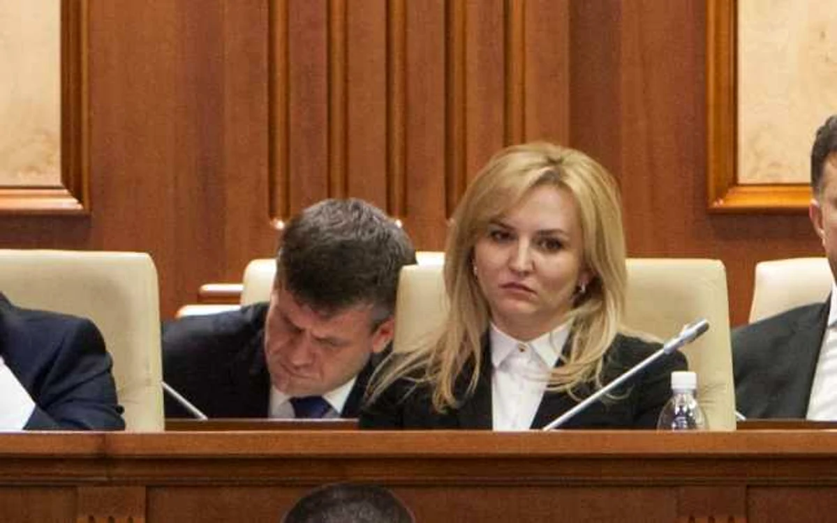 Ministrul Muncii, Protecţiei Sociale şi Familiei Ruxanda Glavan a fost astăzi audiată în Parlament FOTO Alexandru Tarlev
