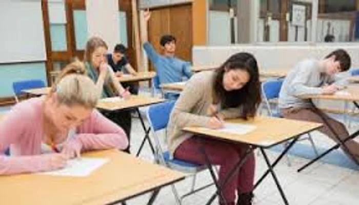 Poeții au dat cel mai mult de furcă absolvenților de liceu la sesiunea de toamnă a examenului de bacalaureat