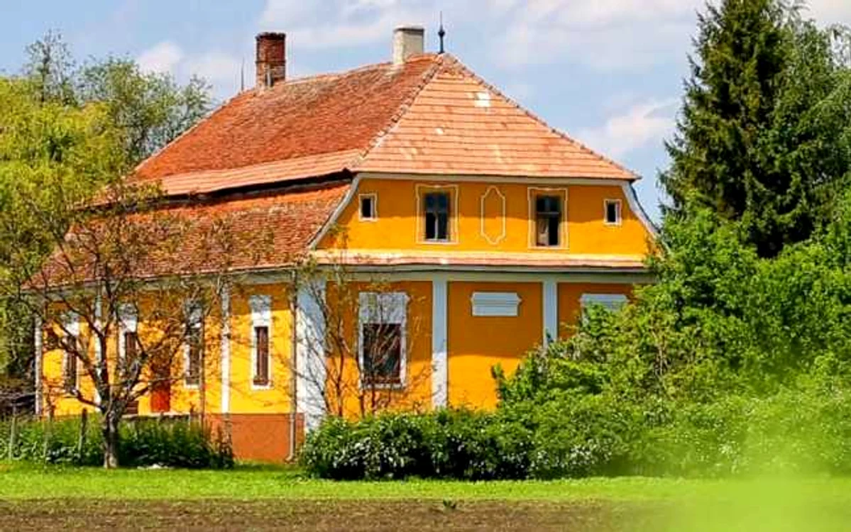 FOTO Artmark Historical Estate