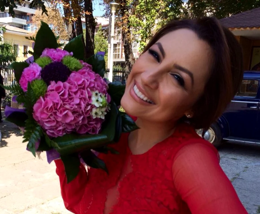 
    Andra şi Cătălin Măruţă l-au botezat pe nepotul lui PiedoneFoto: Facebook  
