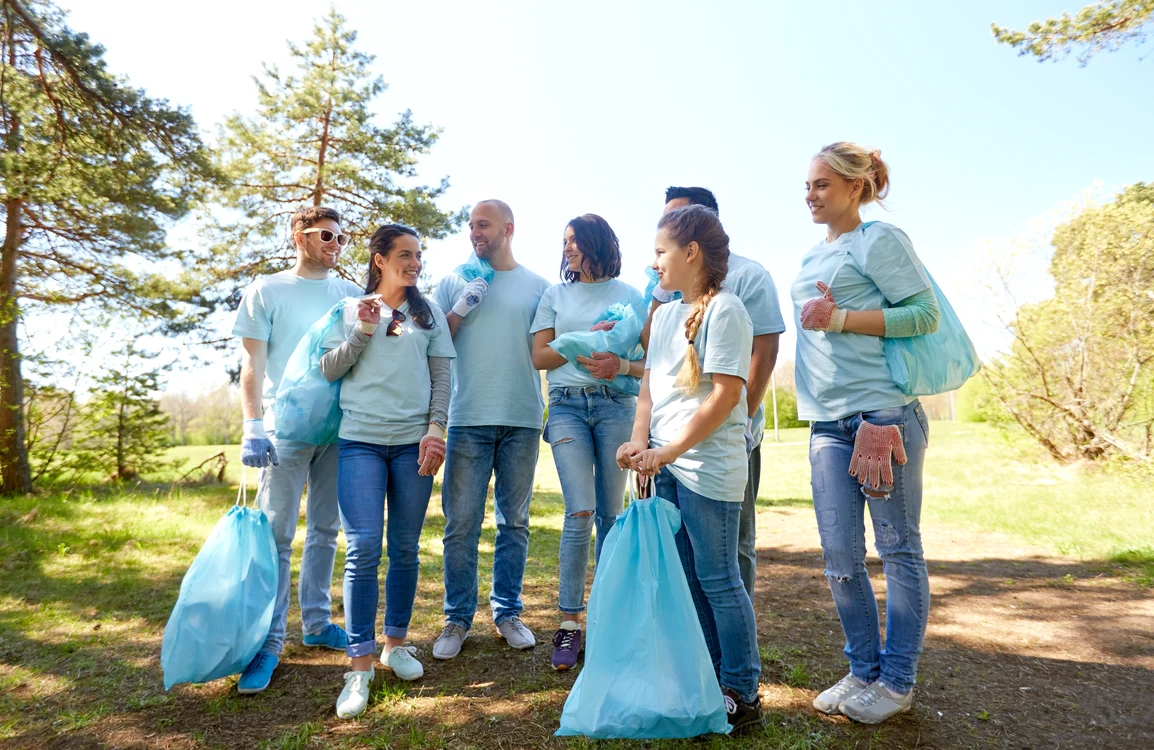 
    România ar trebui să adune un milion de voluntari, până sâmbătă, 15 septembrie când este Ziua Mondială a CurățenieiFOTO: Let’s Do It, Romania  