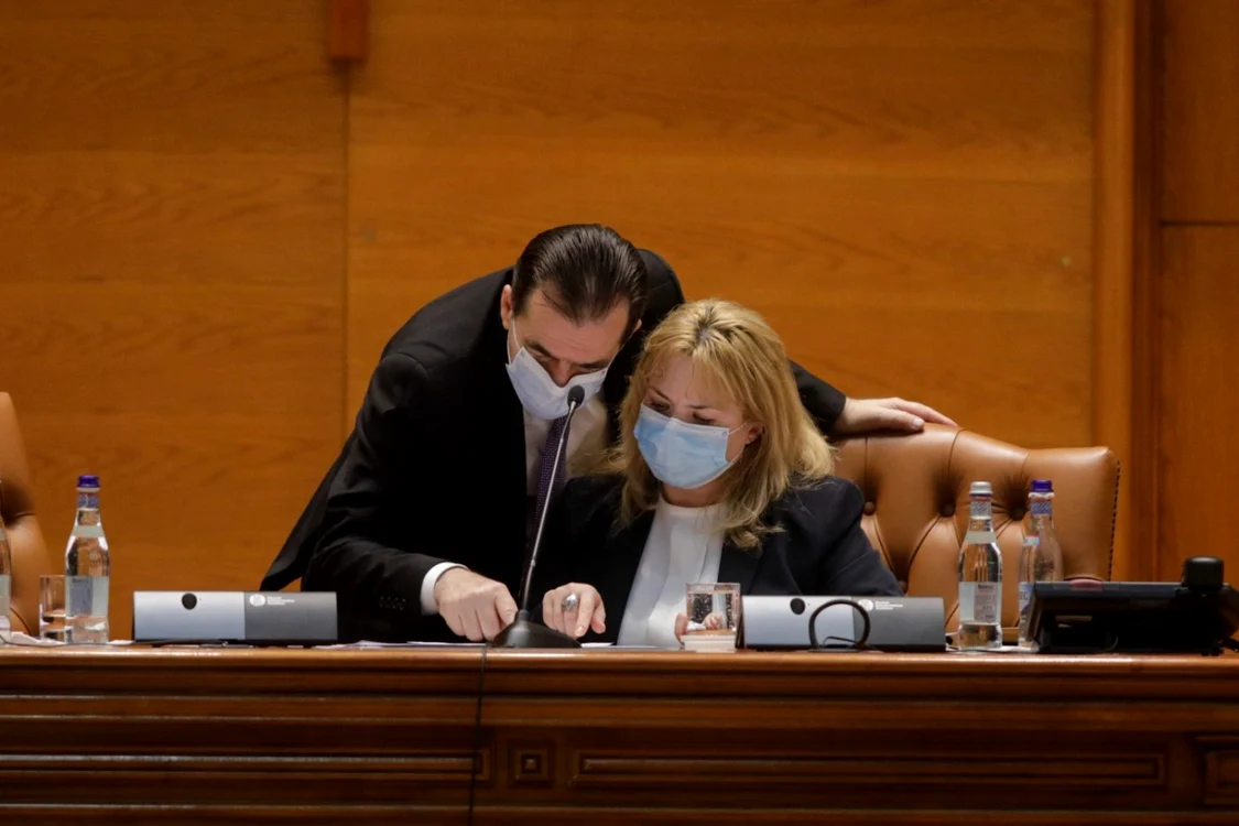 Moţiunea de cenzură se prezintă în şedinţa comună a celor două Camere în cel mult 5 zile de la data depunerii.FOTO Inquam Photos