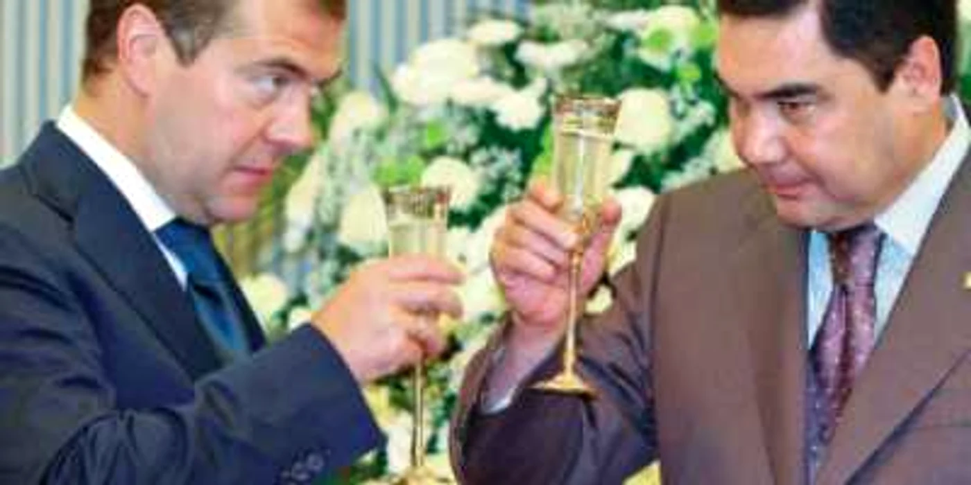 Bătălie dură pe gazul din  Turkmenistan
