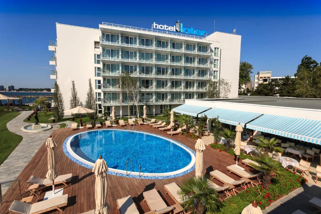 
    Hotelul Inter fost Carmen din stațiunea Venus este cotat la cinci stele și este prima investiție în acest domeniu a lui Gigi BecaliFoto: booking.com  