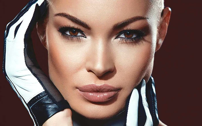 
    Valentina Pelinel (35 de ani)  